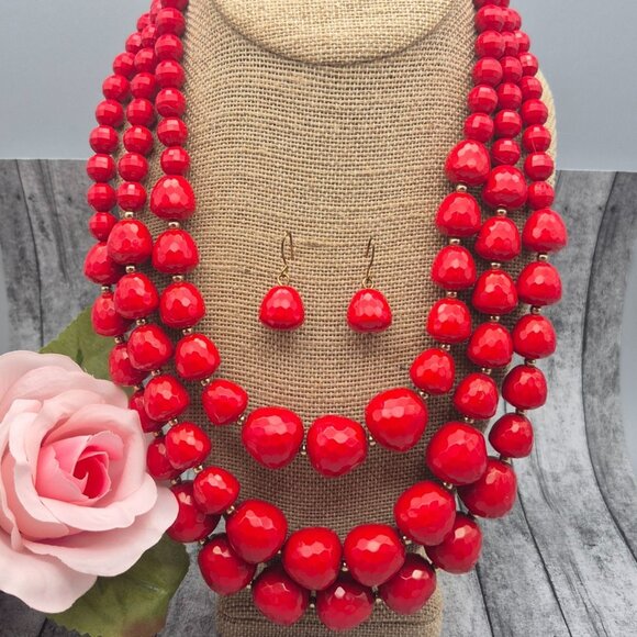 Red Graduated Faceted Bead Collar Multi Strand Necklace & Matching Drop Earrings - Picture 9 of 10